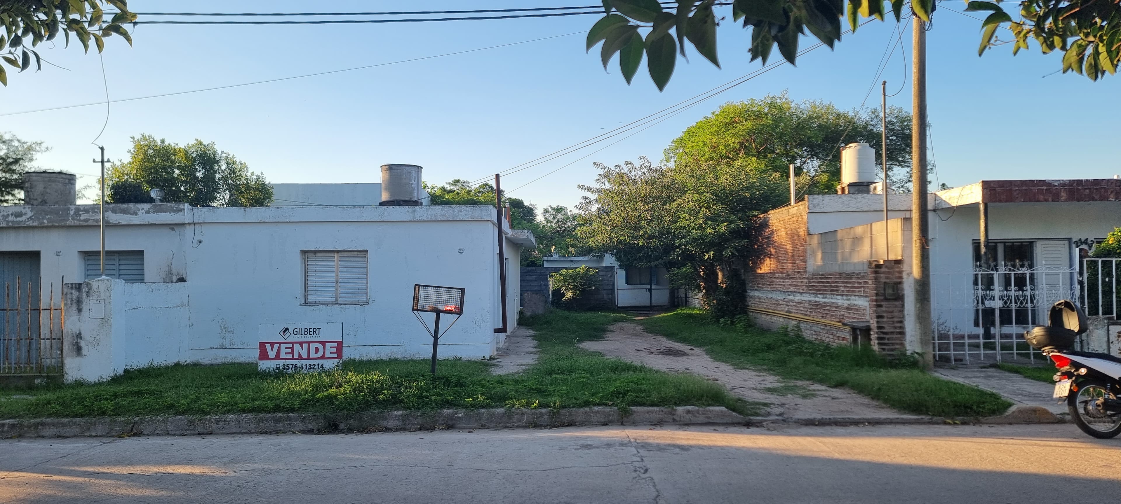 Dos casas en un terreno - Imagen 1